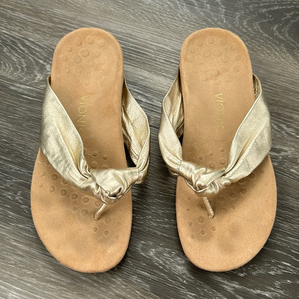 Vionic Pippa Gold Sandals